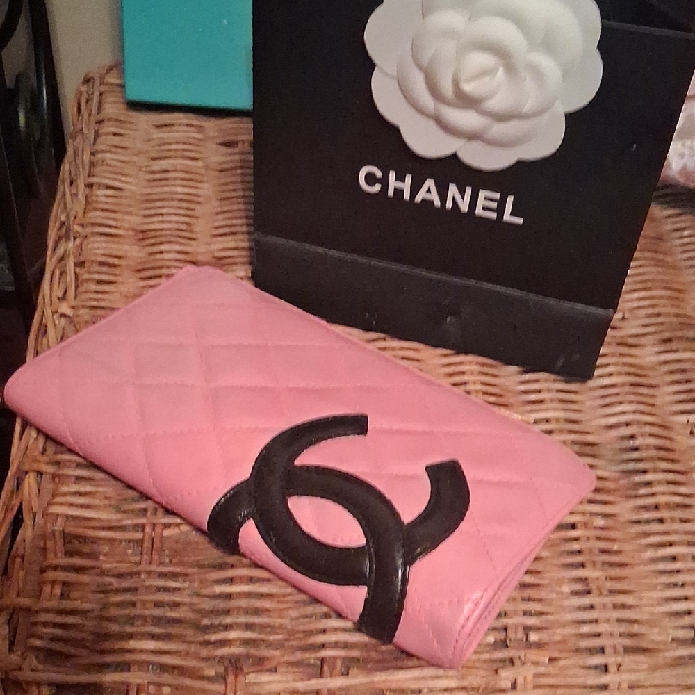 SALE! Authentic CHANEL Vintage Pink Quilted Cambon Full Size Wallet